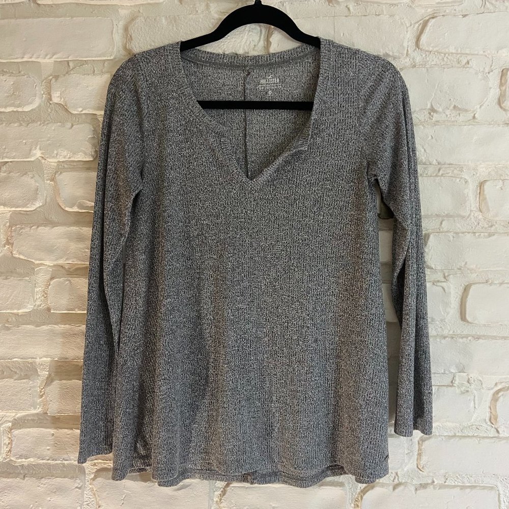 Hollister Heather Grey V-Neck Long Sleeve